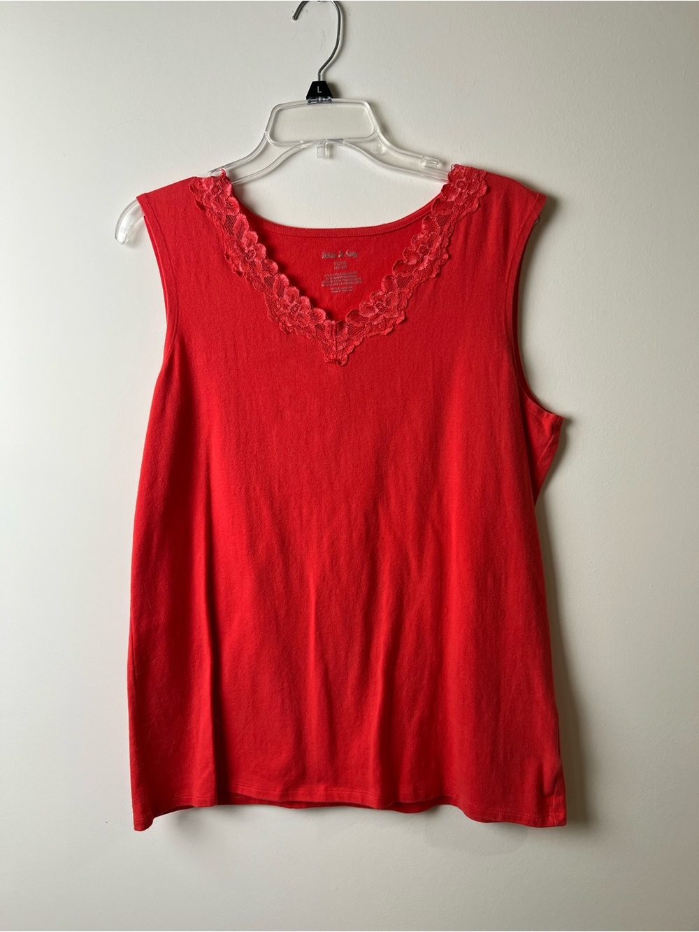 White Stag women’s orange sleeveless
Laced V-neck top XL 16-18